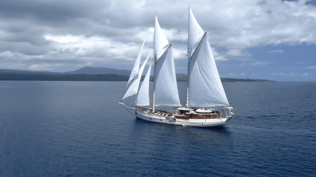 Mutiara Laut - Yacht Charter Indonesia - Luxury Liveaboard