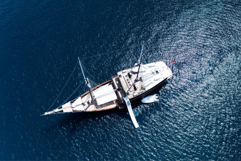 Dunia Baru - Yacht Charter Indonesia