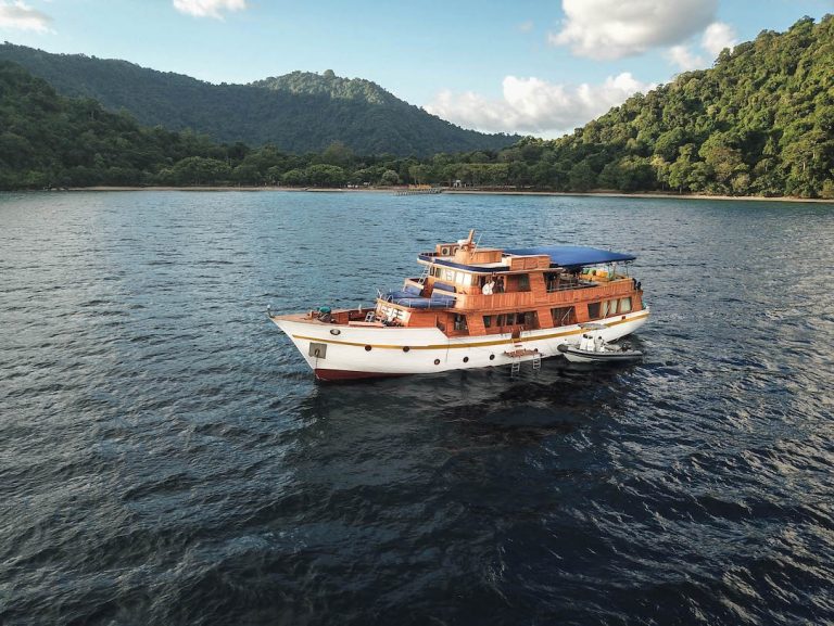 Magia II - Yacht Charter Indonesia - Luxury Liveaboard