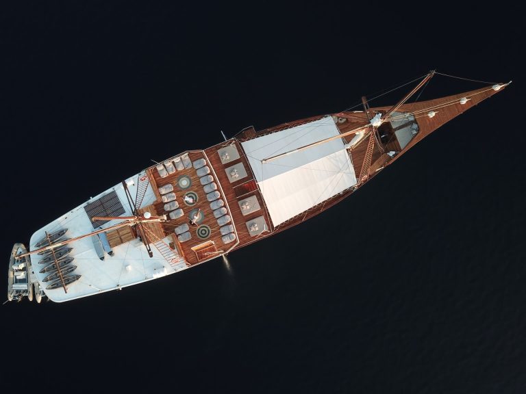 Prana - Yacht Charter Indonesia - Superyacht Sailing