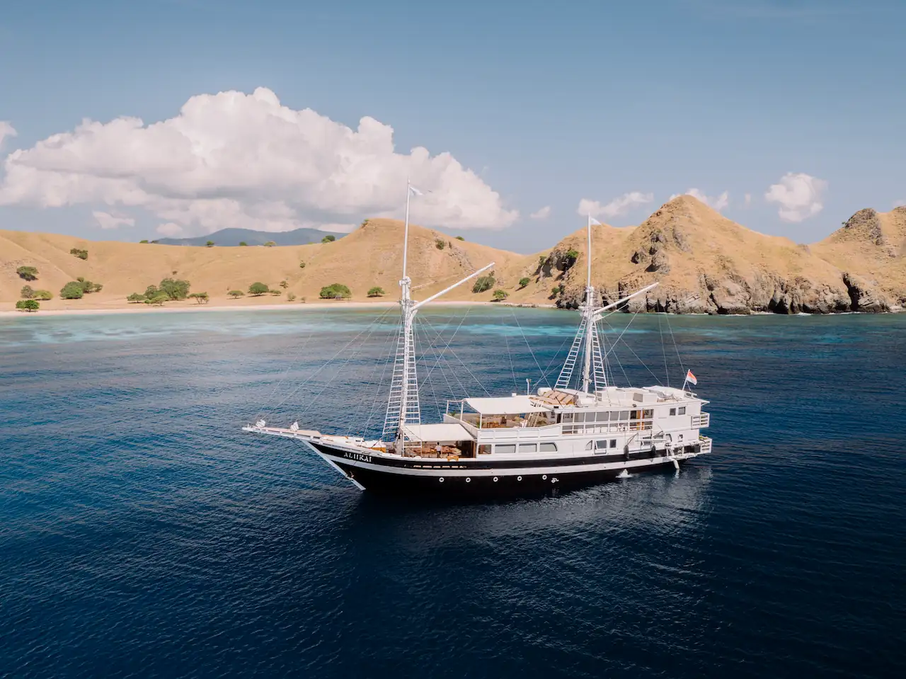 Private yacht bali